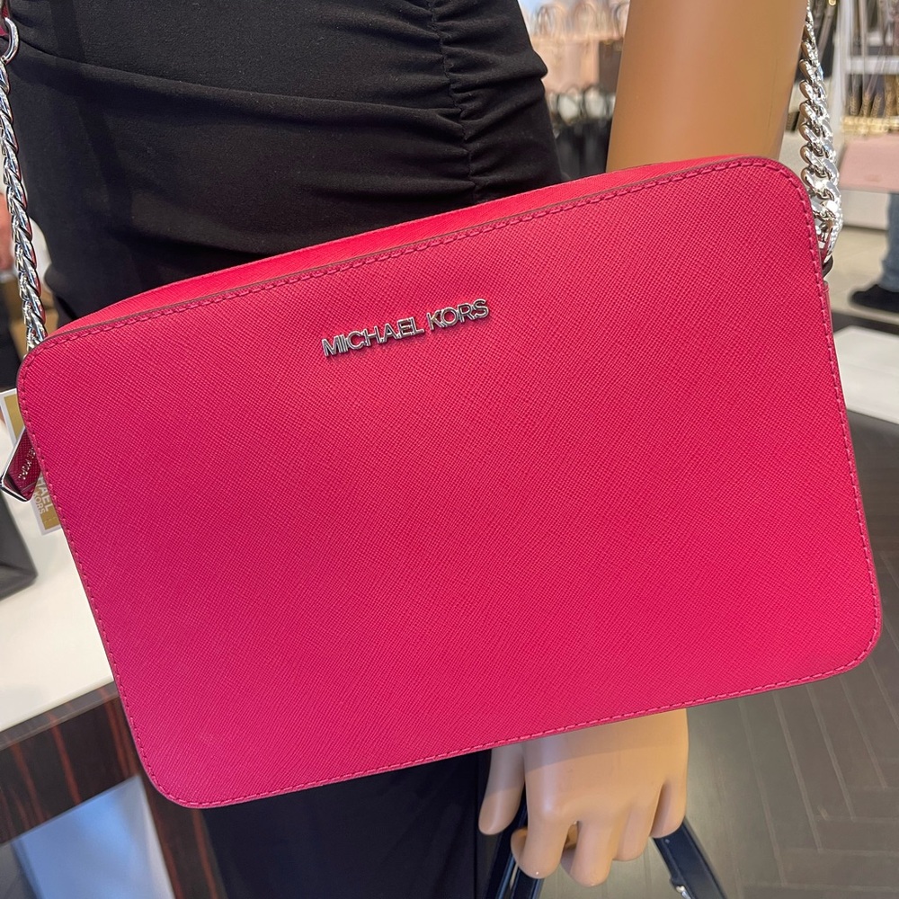 MICHAEL KORS Jet Set Lg Saffiano Leather EWCrossbody Bag East Wes
Dark Raspberry - Picture 11 of 16